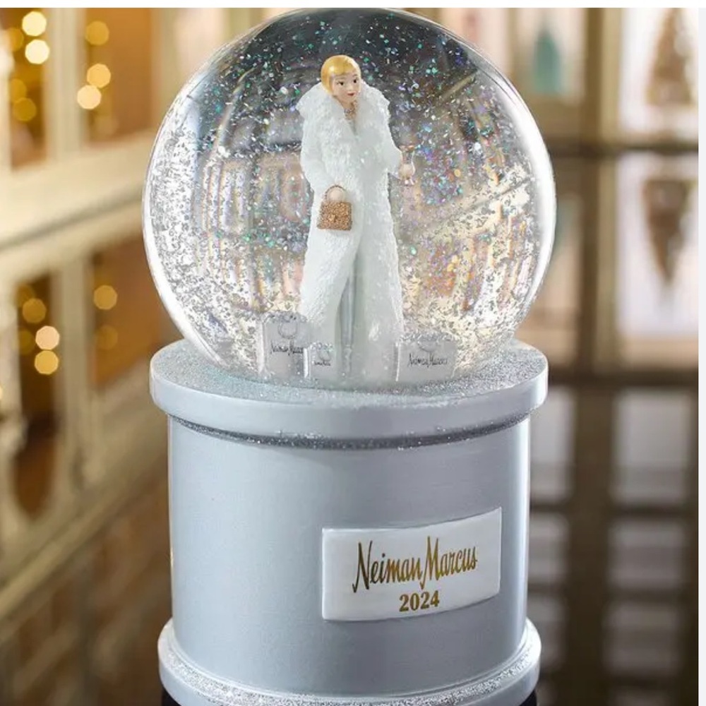 Neiman Marcus 2024 Fashionista Xmas Musical Snow Globe Collectible NEW in Box